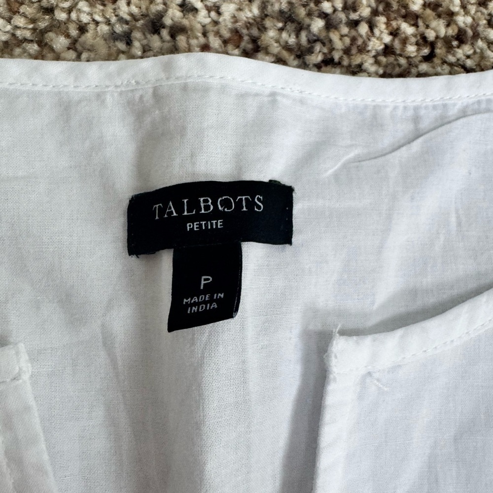 Like New Talbots Embroidered Flutter Sleeve Top - Picture 5 of 9
